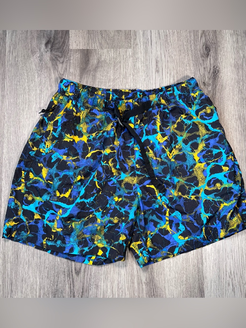 Nike ACG Shorts Mens L Black Blue Yellow Belted Trail Hiking Nylon CU0274-010